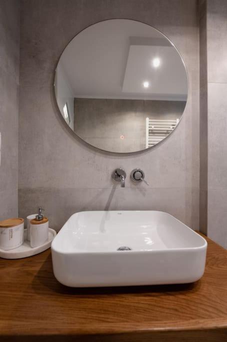 Nima'S House, Traditional Flat With Lake View Aitoliko Esterno foto